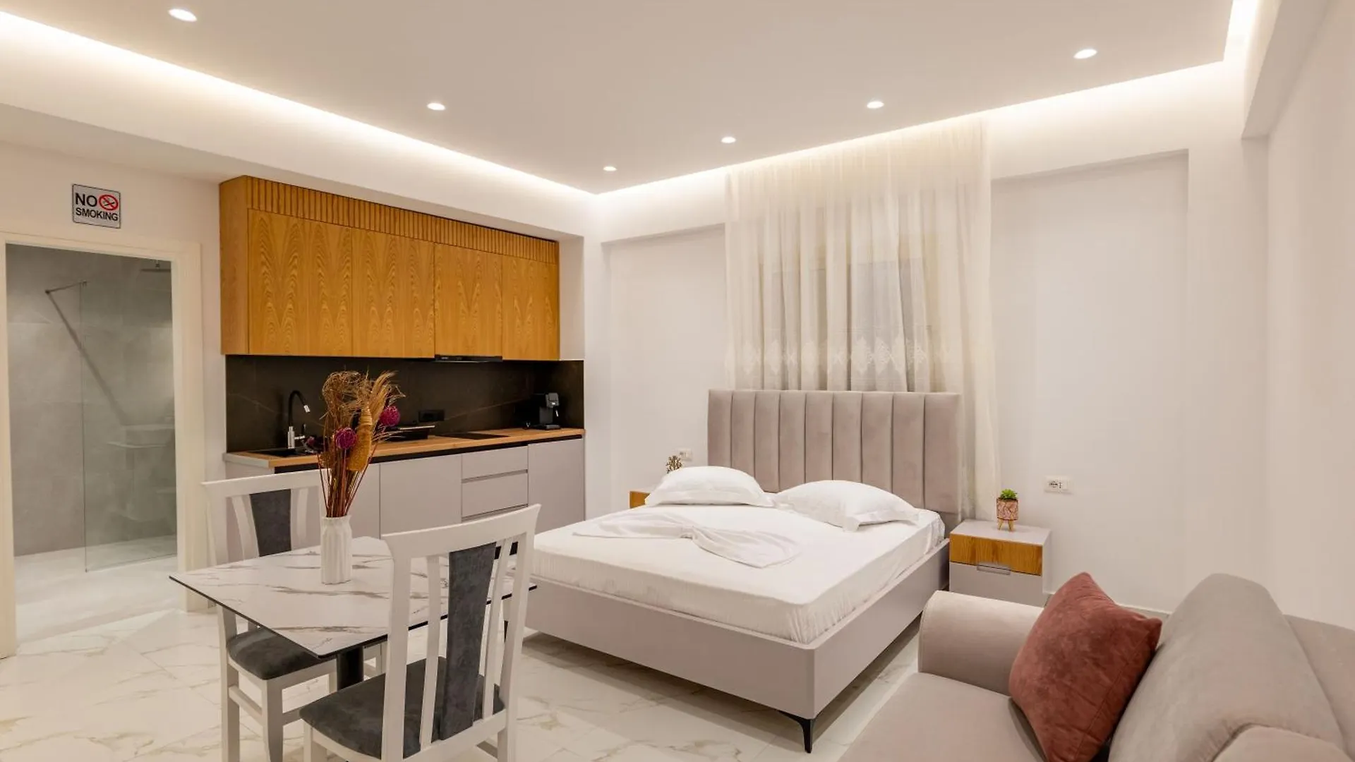Afriol Rooms Sarande Apartment