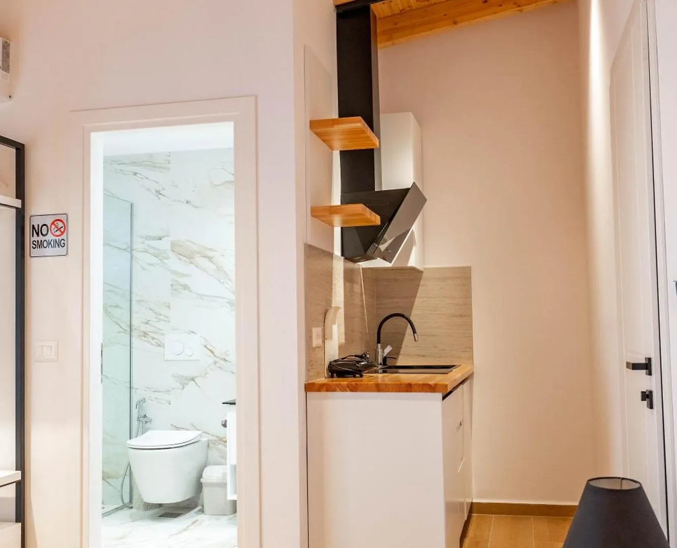 Afriol Rooms Sarande 0*,  Albania