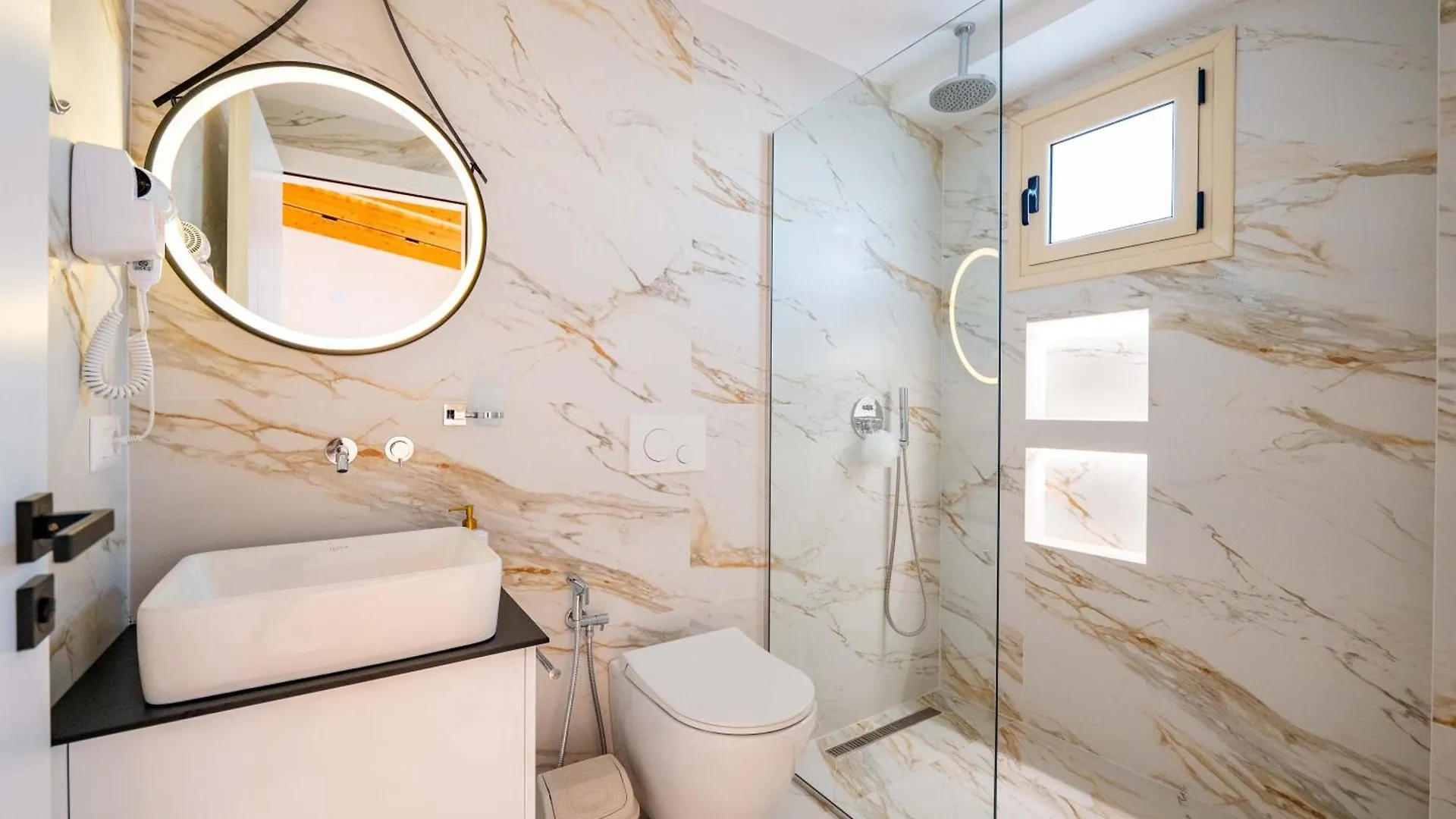 Afriol Rooms Sarande