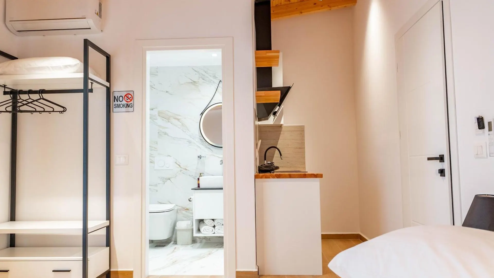 Afriol Rooms Sarande Apartment