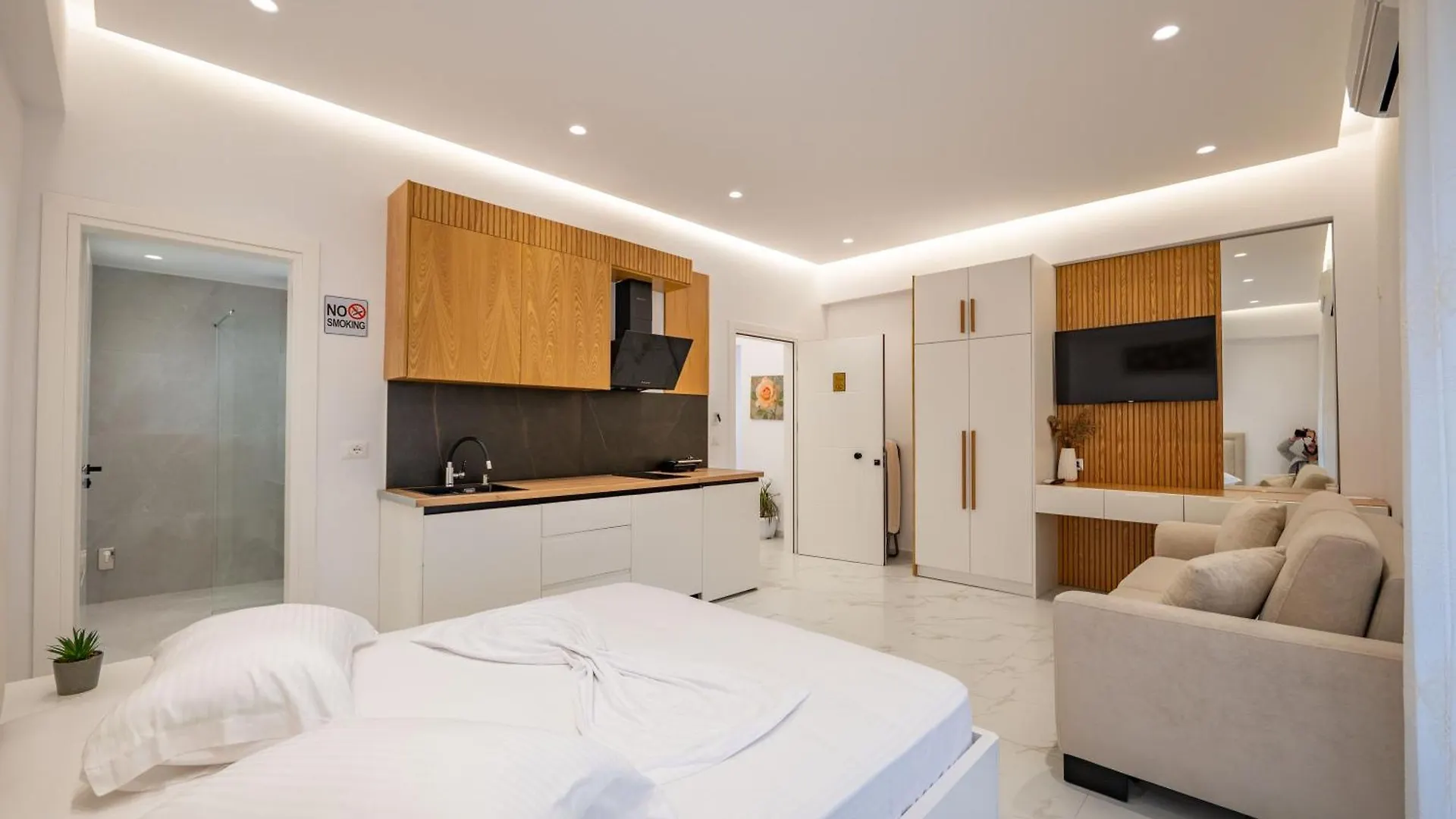 Afriol Rooms Sarande 0*,