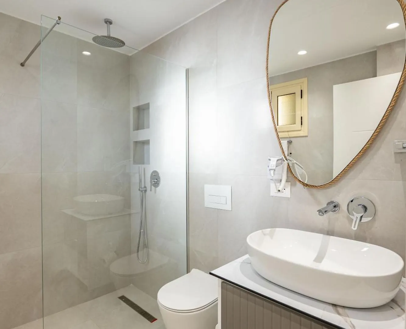 Afriol Rooms Sarande Apartment