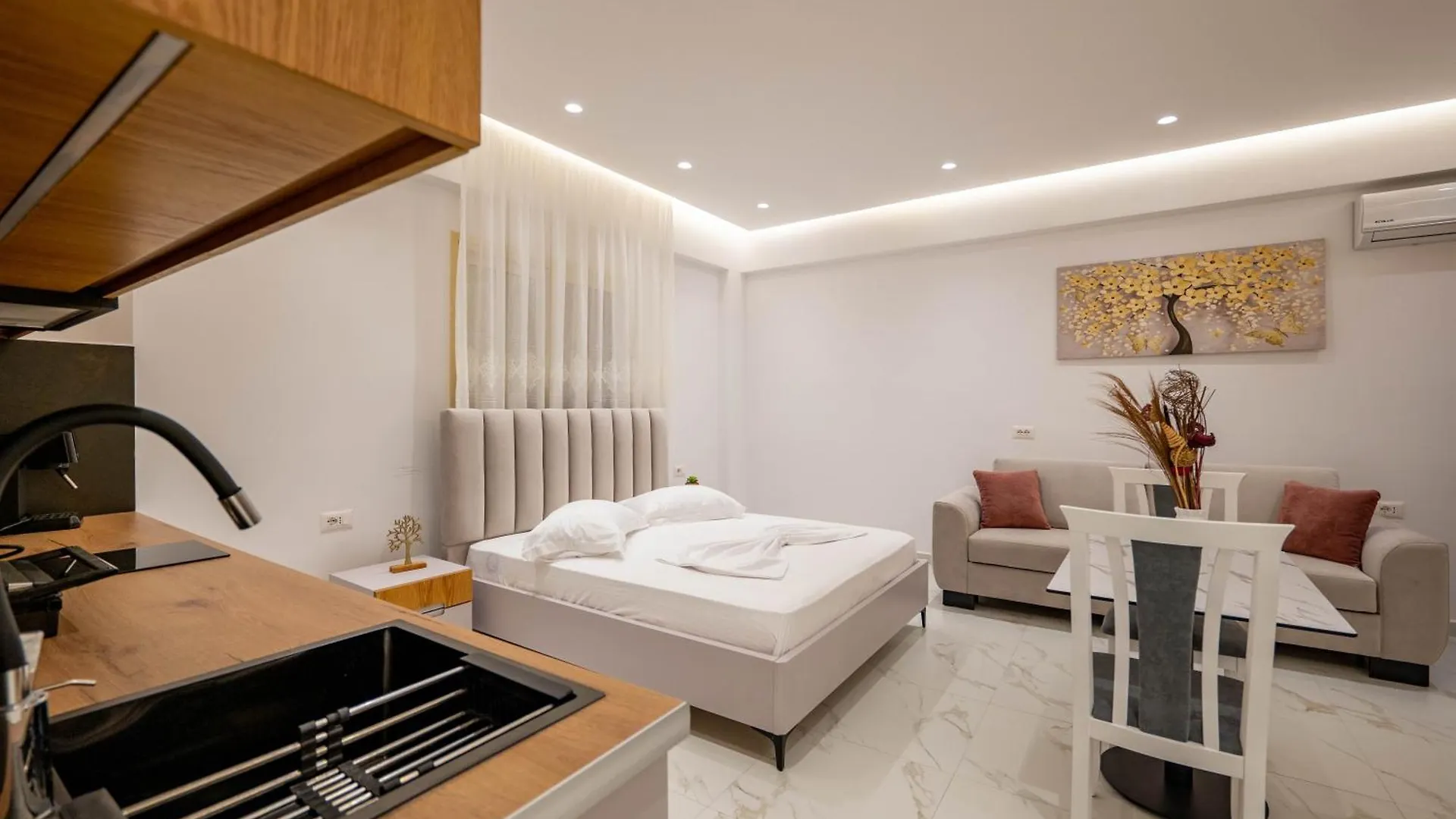 Afriol Rooms Sarande Apartment