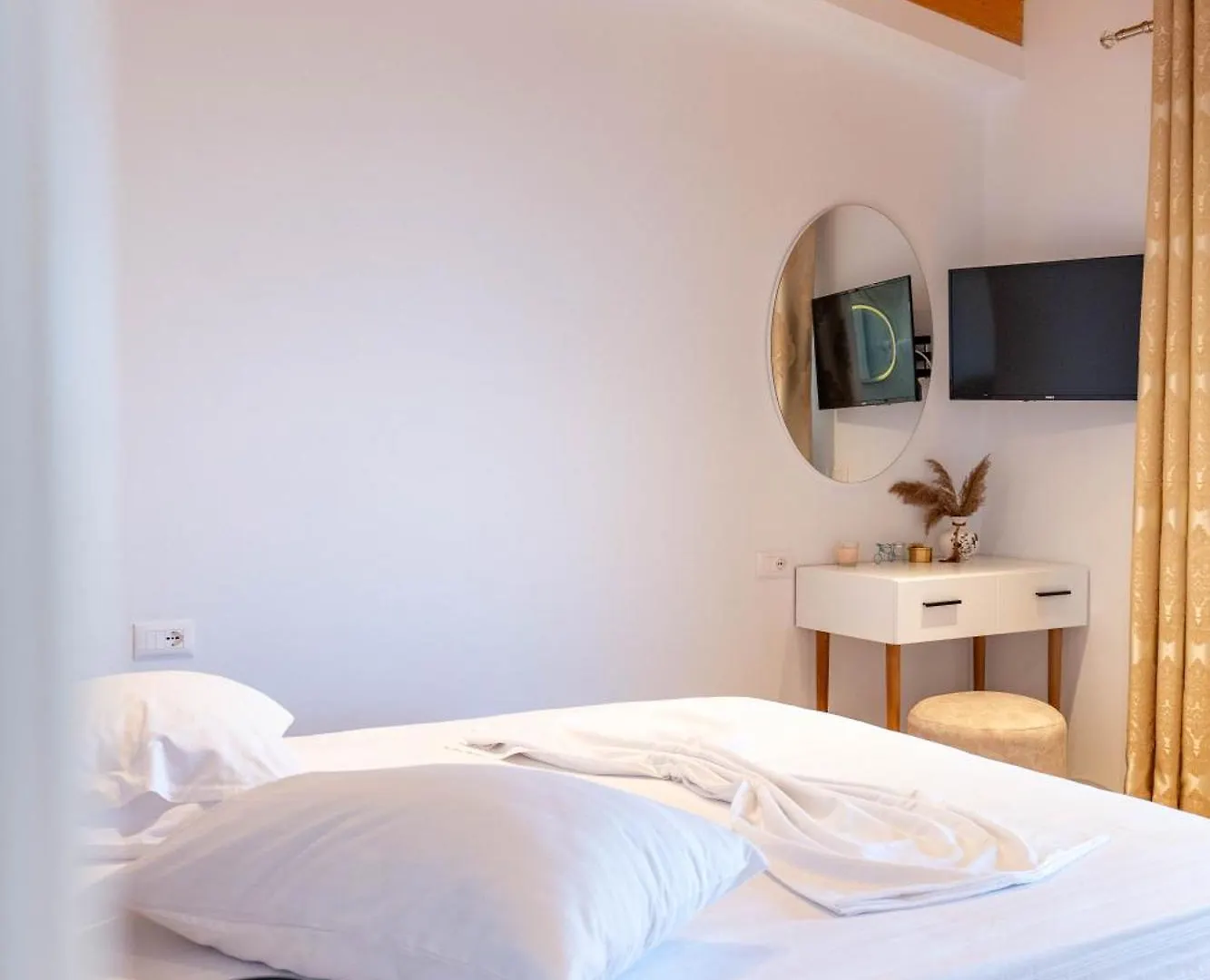 Afriol Rooms Sarande Albania