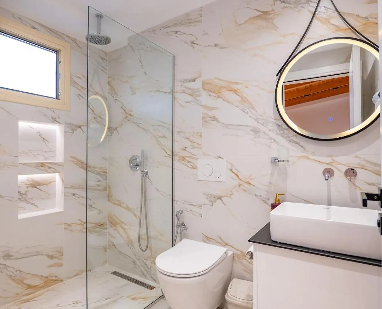 Afriol Rooms Sarande Apartment