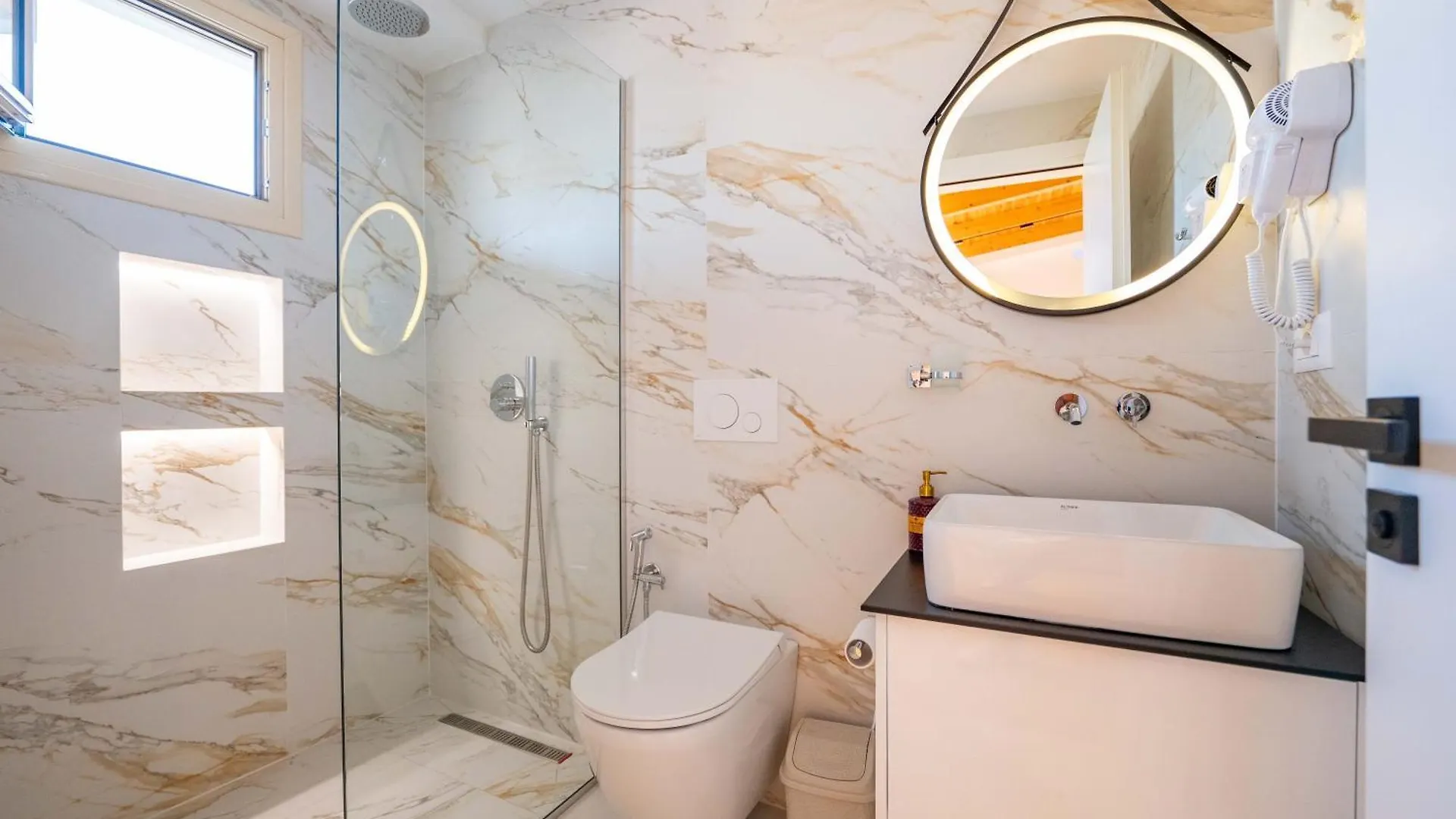Afriol Rooms Sarande Albania