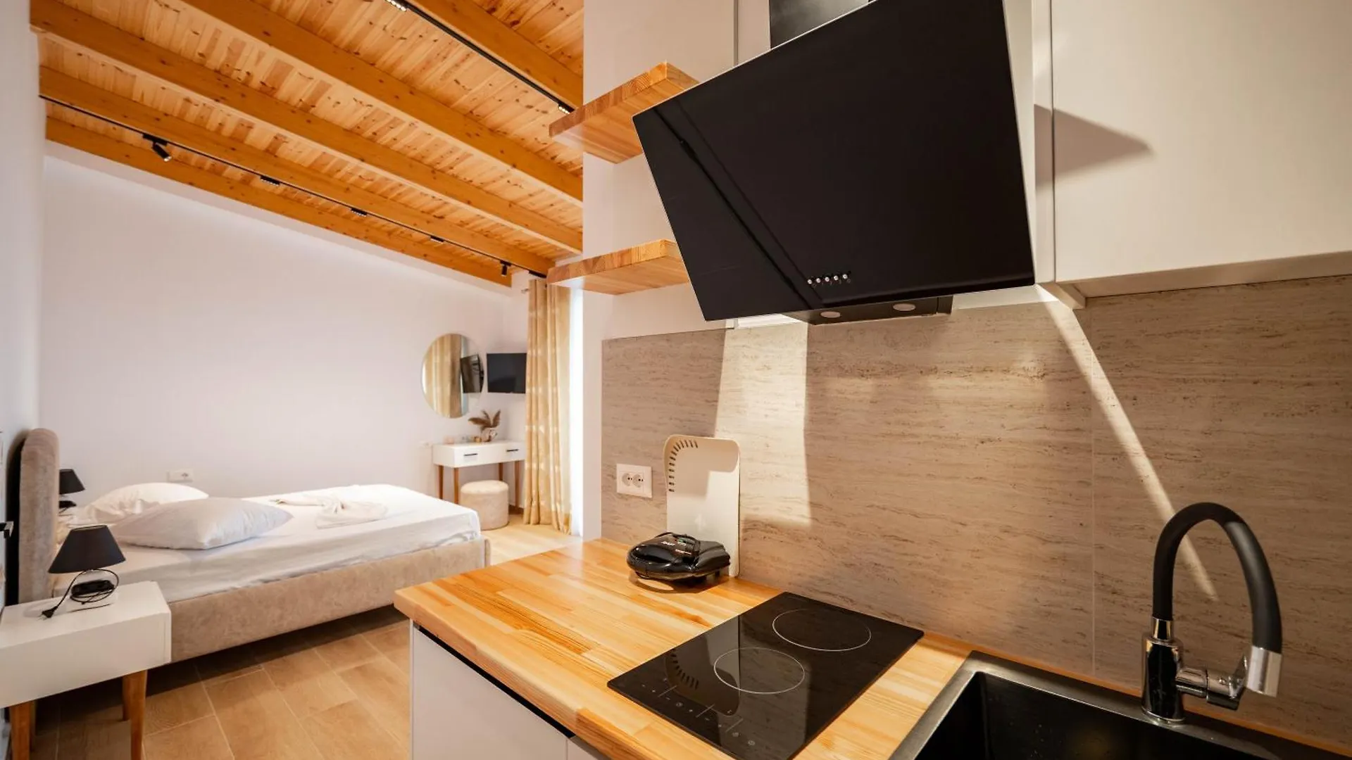 Afriol Rooms Sarande Apartment
